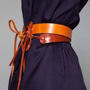 Lucy Wild Leather belt in cognac